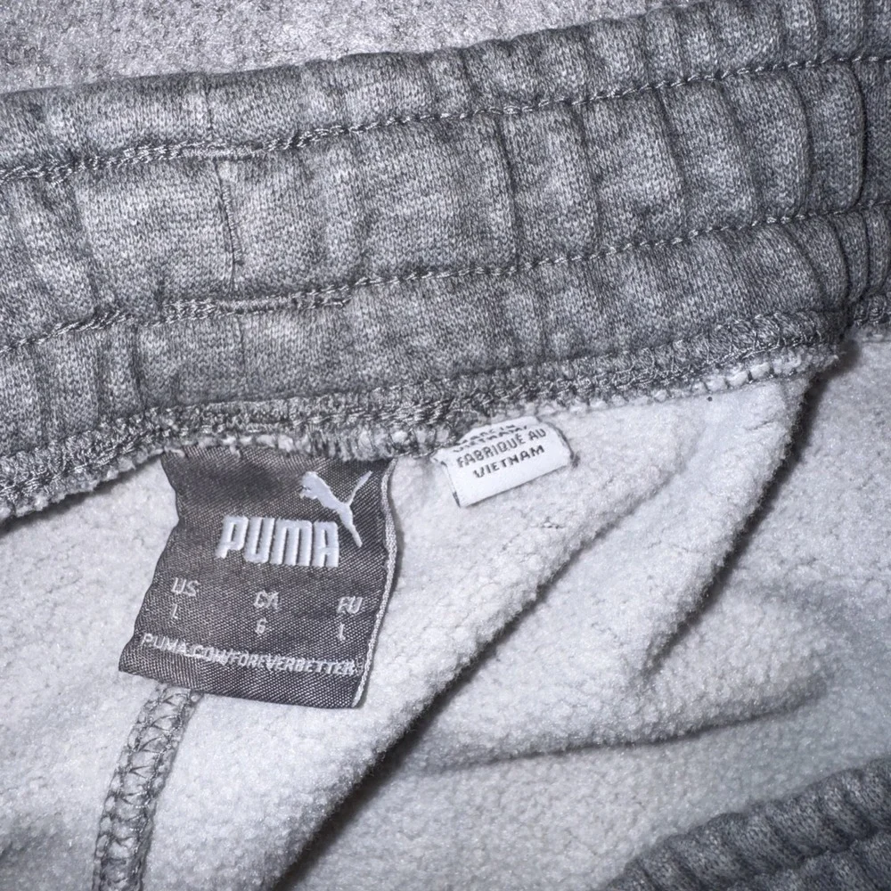 Puma Essentials Fleece Shorts Large‎ Grey Heather Embroidered Logo